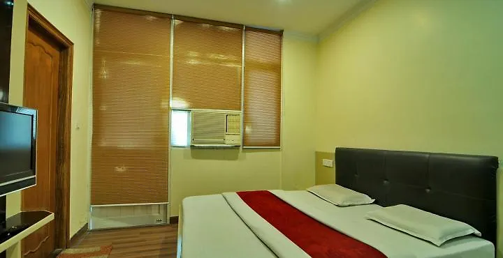 Oyo Hotel Royal Brooks Chandīgarh الهند