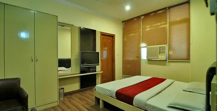 Oyo Hotel Royal Brooks Chandīgarh 3*,  الهند
