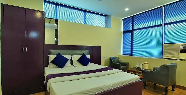Oyo Hotel Royal Brooks Chandīgarh 3*,  الهند