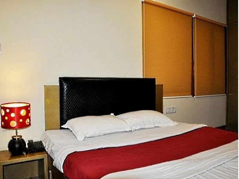 Oyo Hotel Royal Brooks Chandīgarh