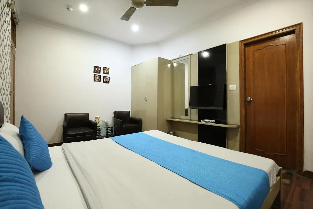 ***  Oyo Hotel Royal Brooks Chandīgarh India